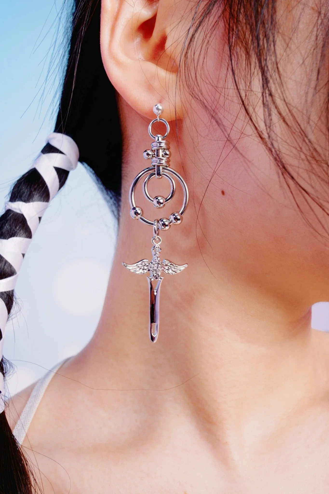 ANGEL DAGGER EARRING - Image 3