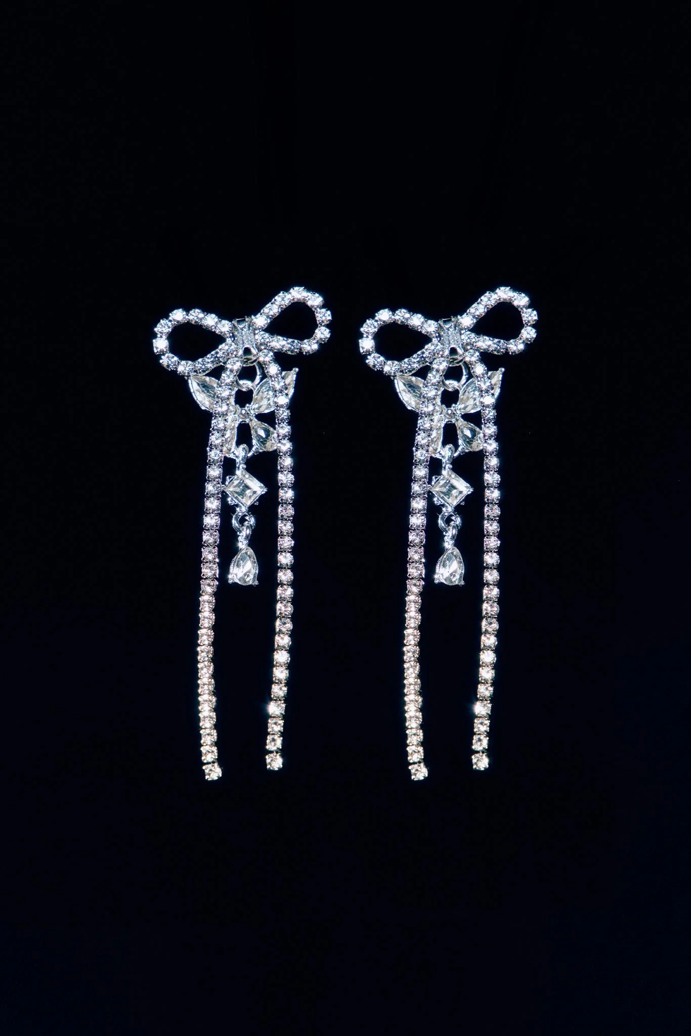 RIBBON BUTTERFLY DROP EARRINGS - Image 3