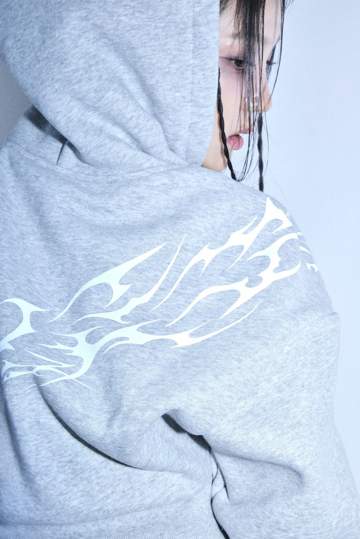 SERAPH HOOD ZIP UP - Image 8